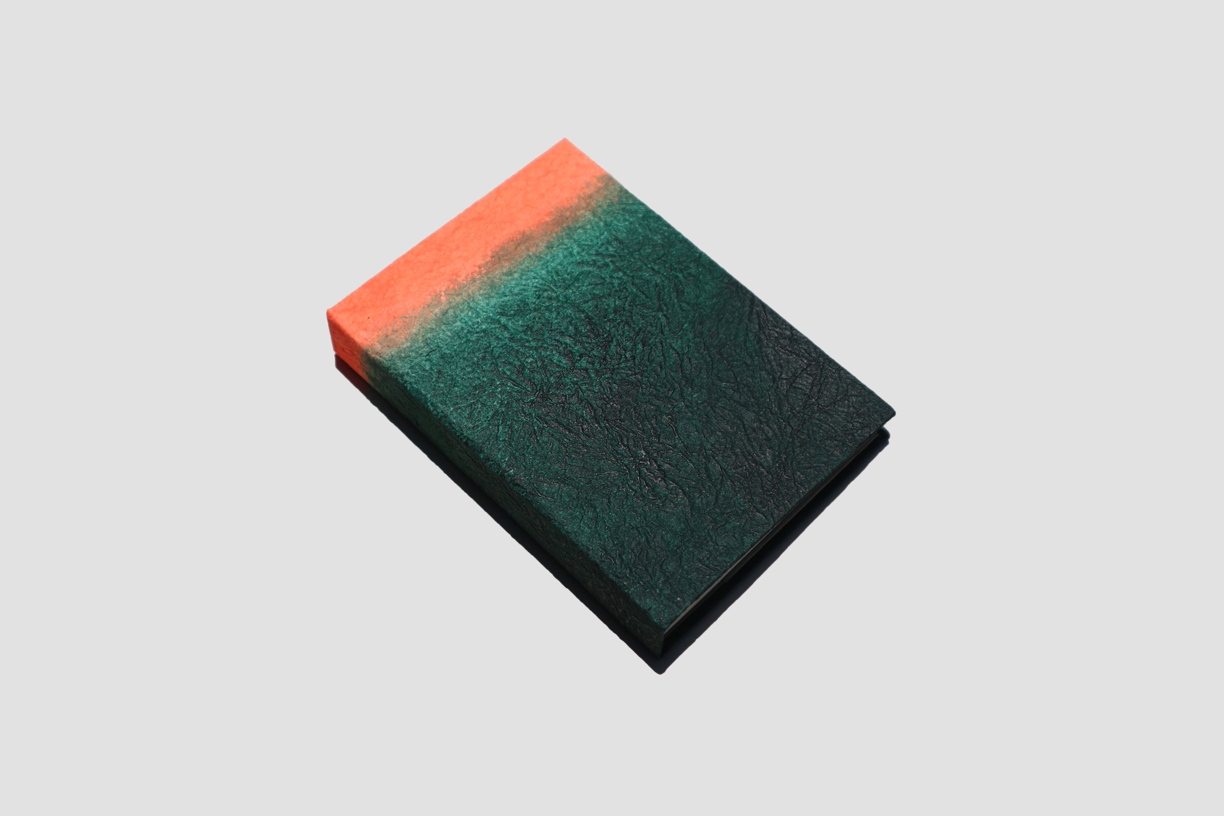 A6 Gugimfolio Orange Green From Angle